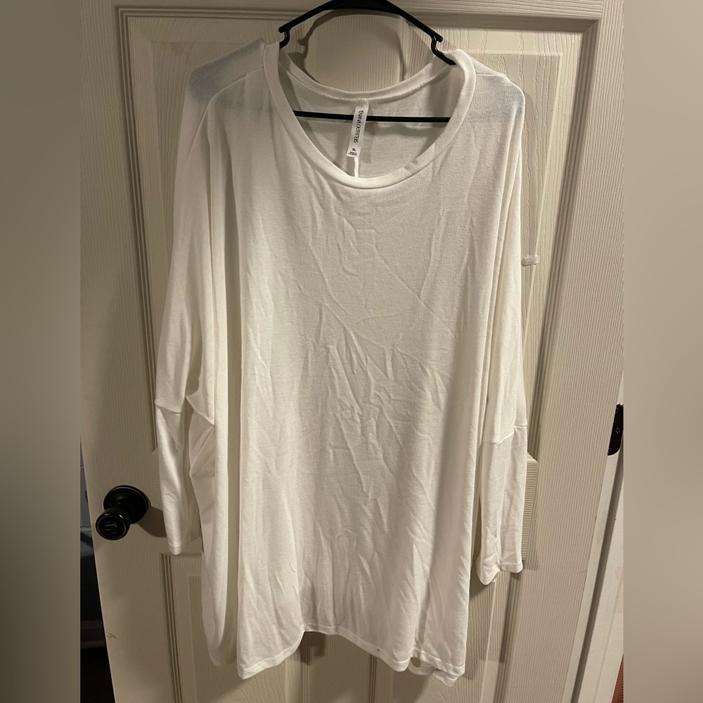 Zenana Outfitters Classic White Top